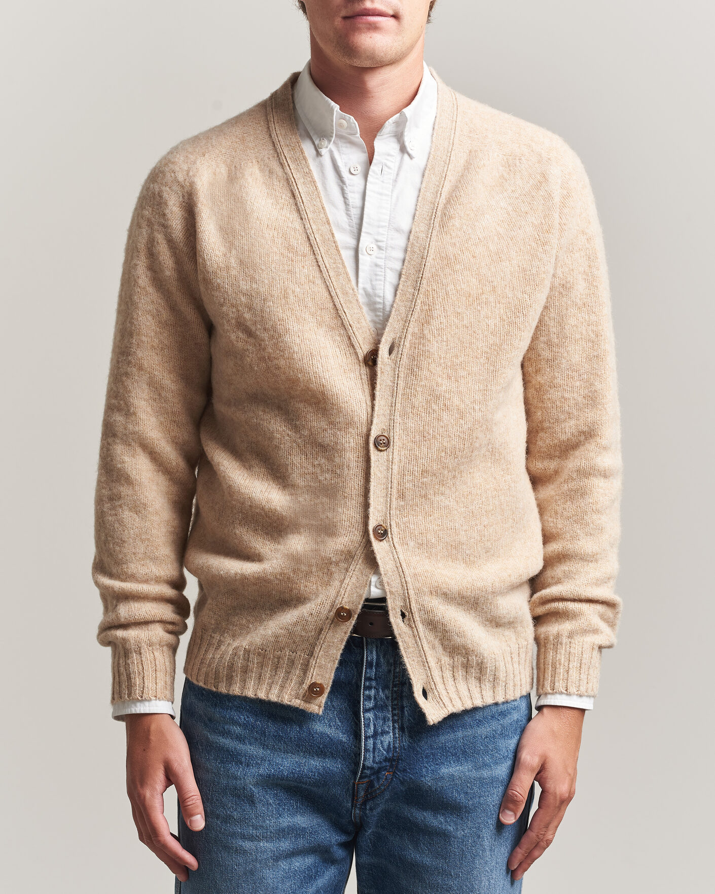Men | Sweaters & Knitwear | Harley Of Scotland | Brushed Supersoft Lambswool Cardigan Calico