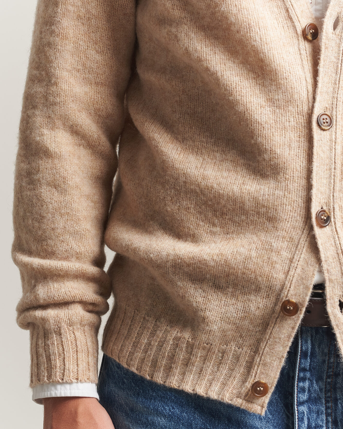Men | Sweaters & Knitwear | Harley Of Scotland | Brushed Supersoft Lambswool Cardigan Calico
