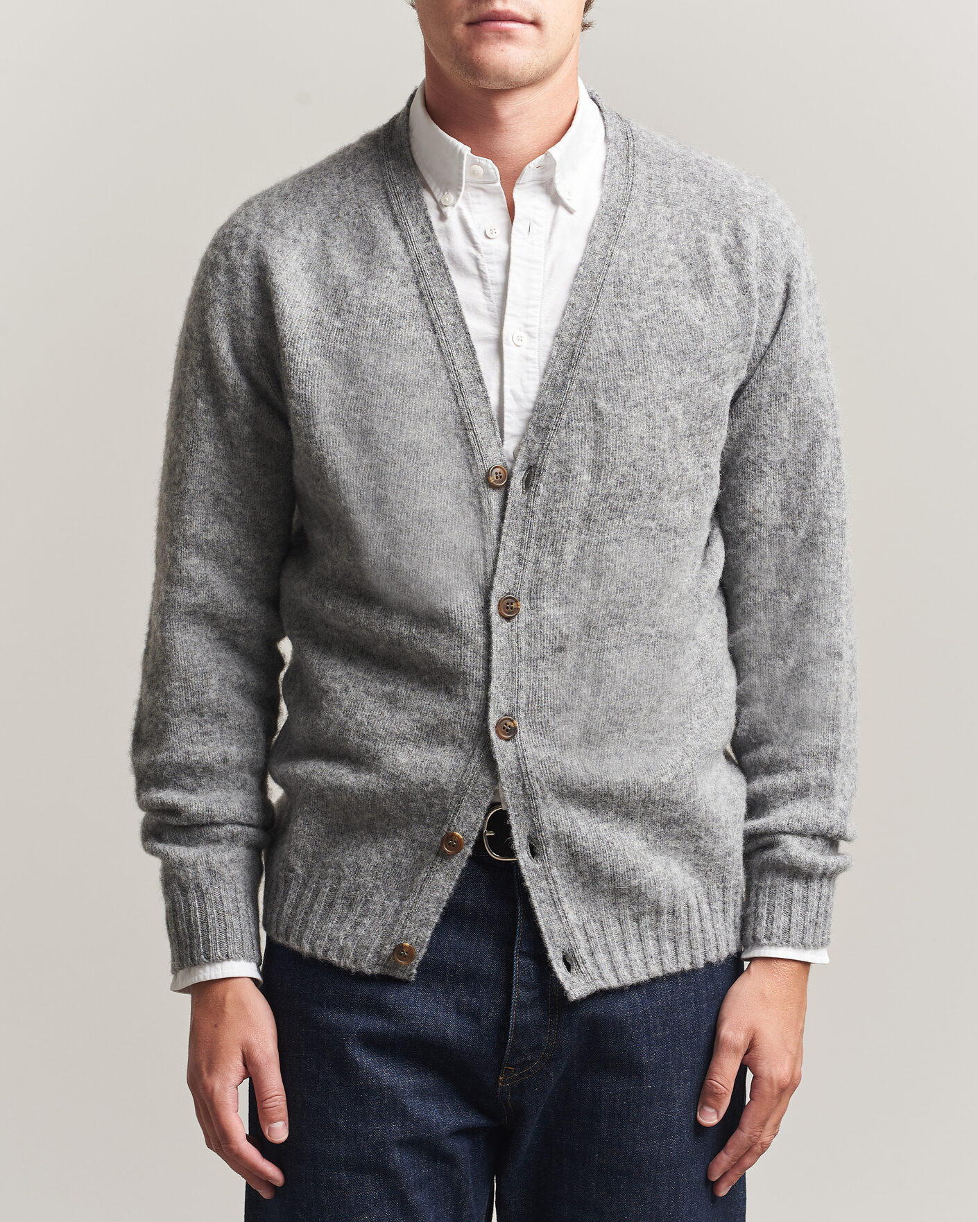 Men | Sweaters & Knitwear | Harley Of Scotland | Brushed Supersoft Lambswool Cardigan Mid Grey