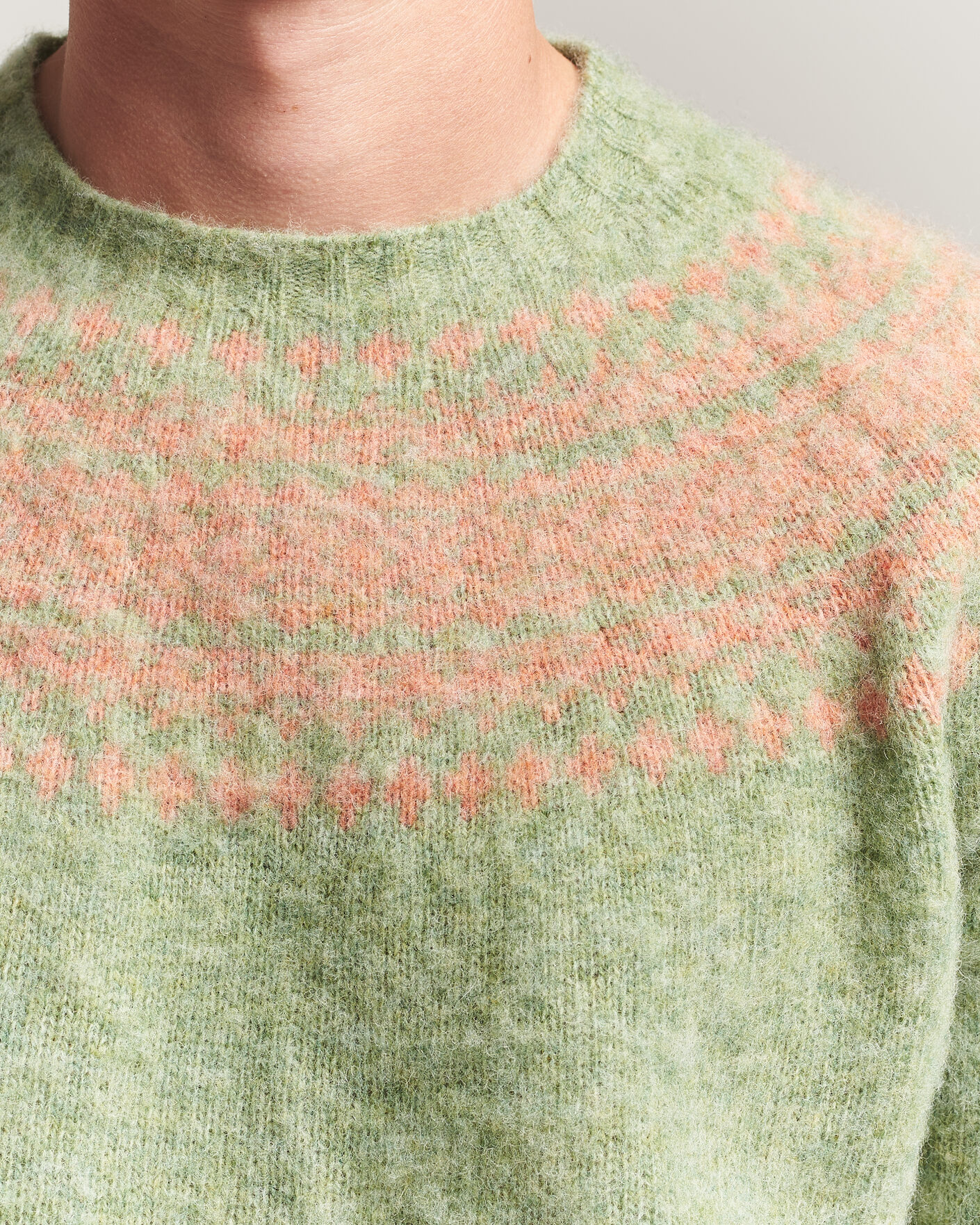 Men | Sweaters & Knitwear | Harley Of Scotland | Brushed Supersoft Lambswool Yolk Fairisle Sage/Parfait