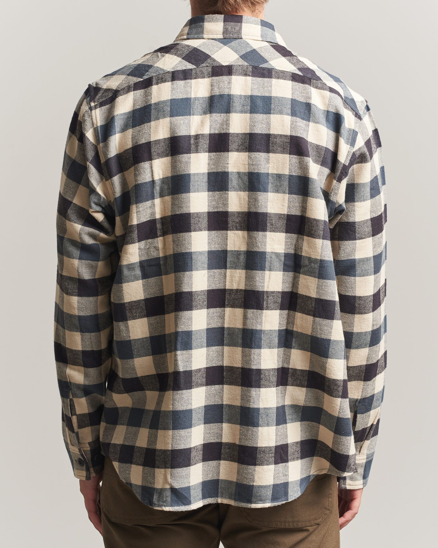 Men | Shirts | Filson | The Rangeland Flannel Shirt Charcoal