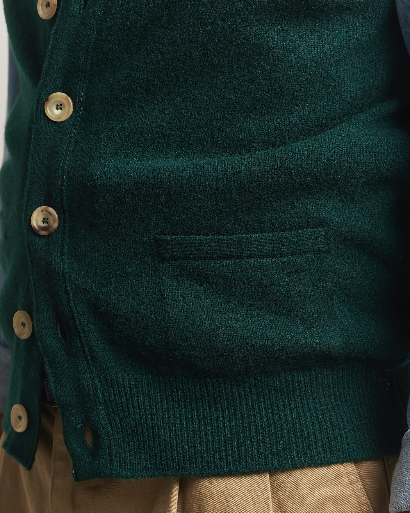 Men | Sweaters & Knitwear | Drake's | Lambswool Vest Cardigan Green