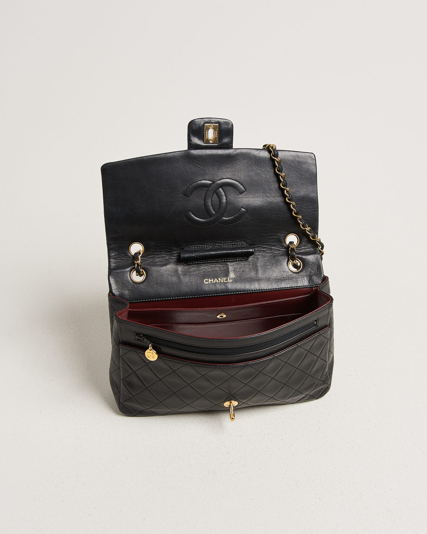 Men | Pre-Owned & Vintage Bags | Chanel Pre-Owned | Vintage Classic Flap Bag Lambskin Black