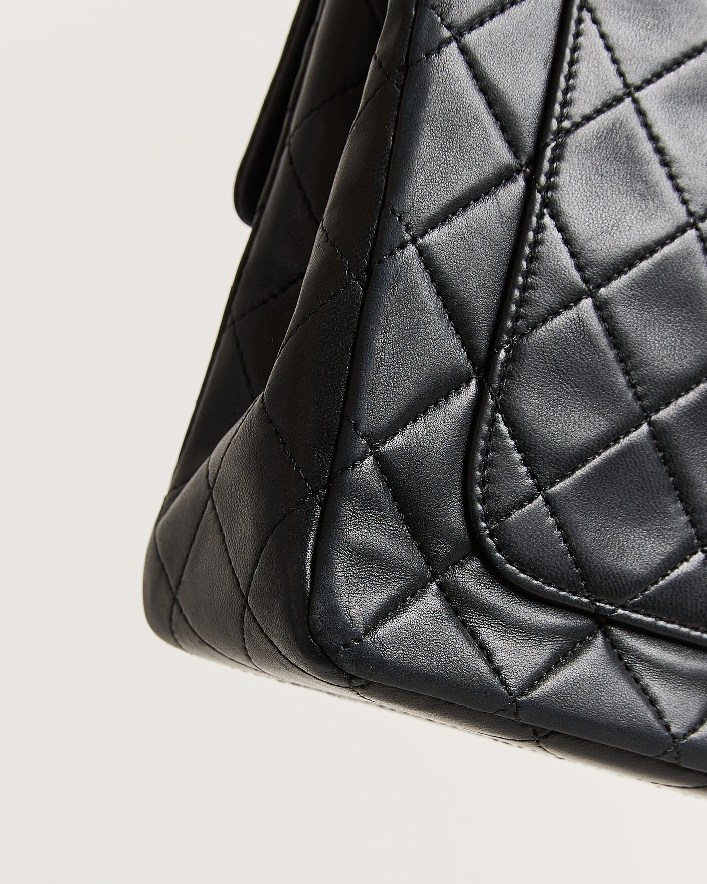 Men | Pre-Owned & Vintage Bags | Chanel Pre-Owned | Classic Medium Square Double Flap Bag Lambskin Black