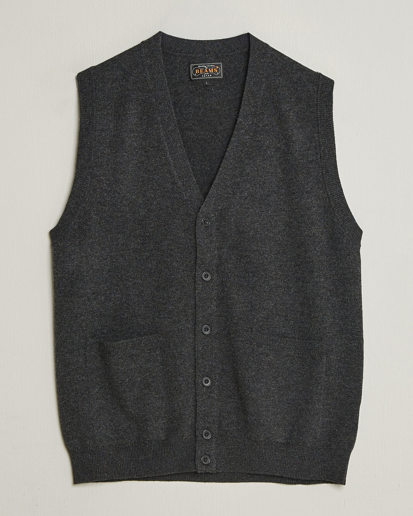 Men | Sweaters & Knitwear | BEAMS PLUS | Button Knit Vest Charcoal