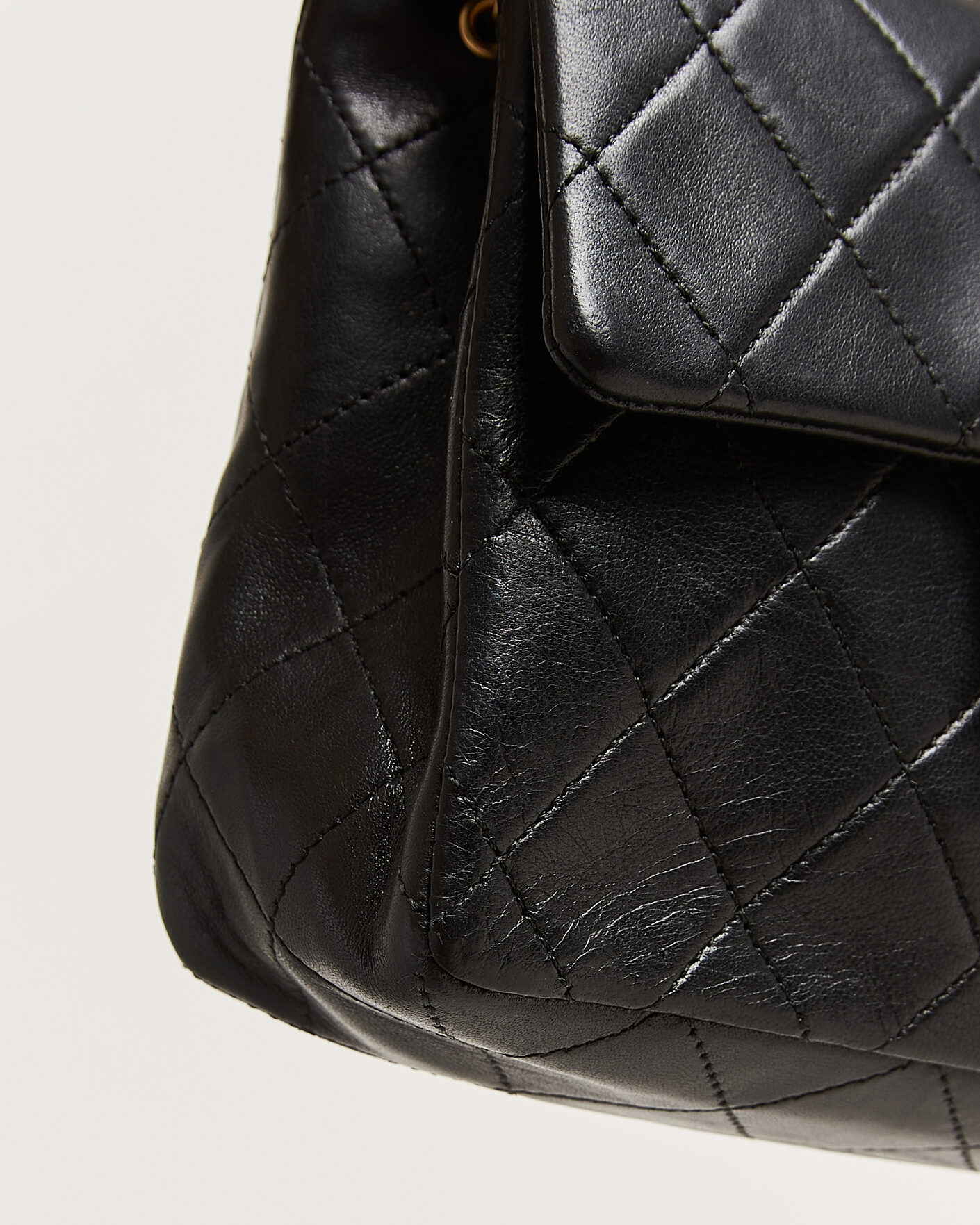 Men | Pre-Owned & Vintage Bags | Chanel Pre-Owned | Classic Mini Square Single Flap Bag Lambskin Black