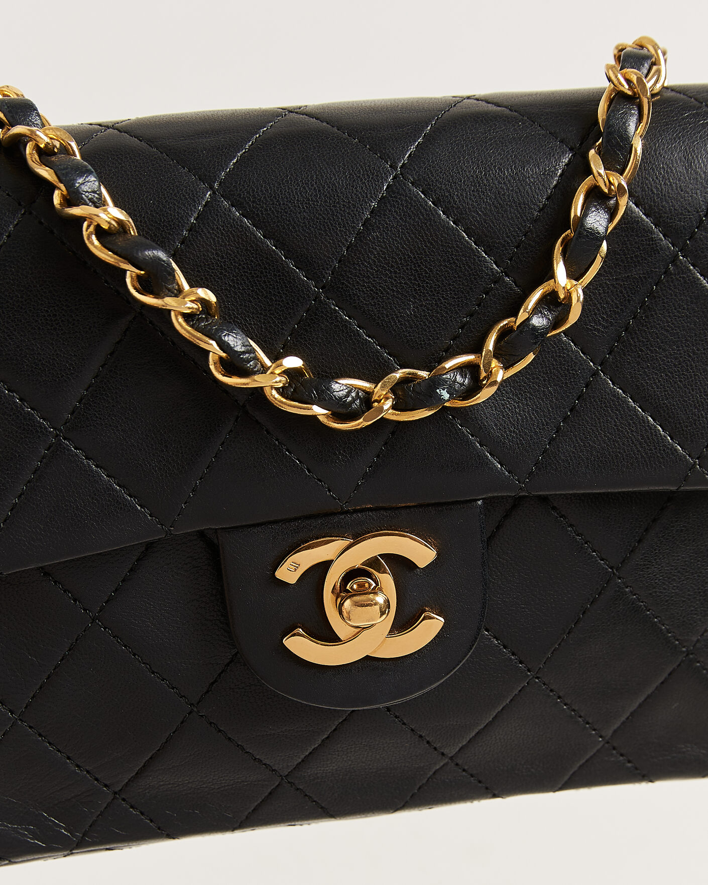 Men | Pre-Owned & Vintage Bags | Chanel Pre-Owned | Classic Mini Square Single Flap Bag Lambskin Black
