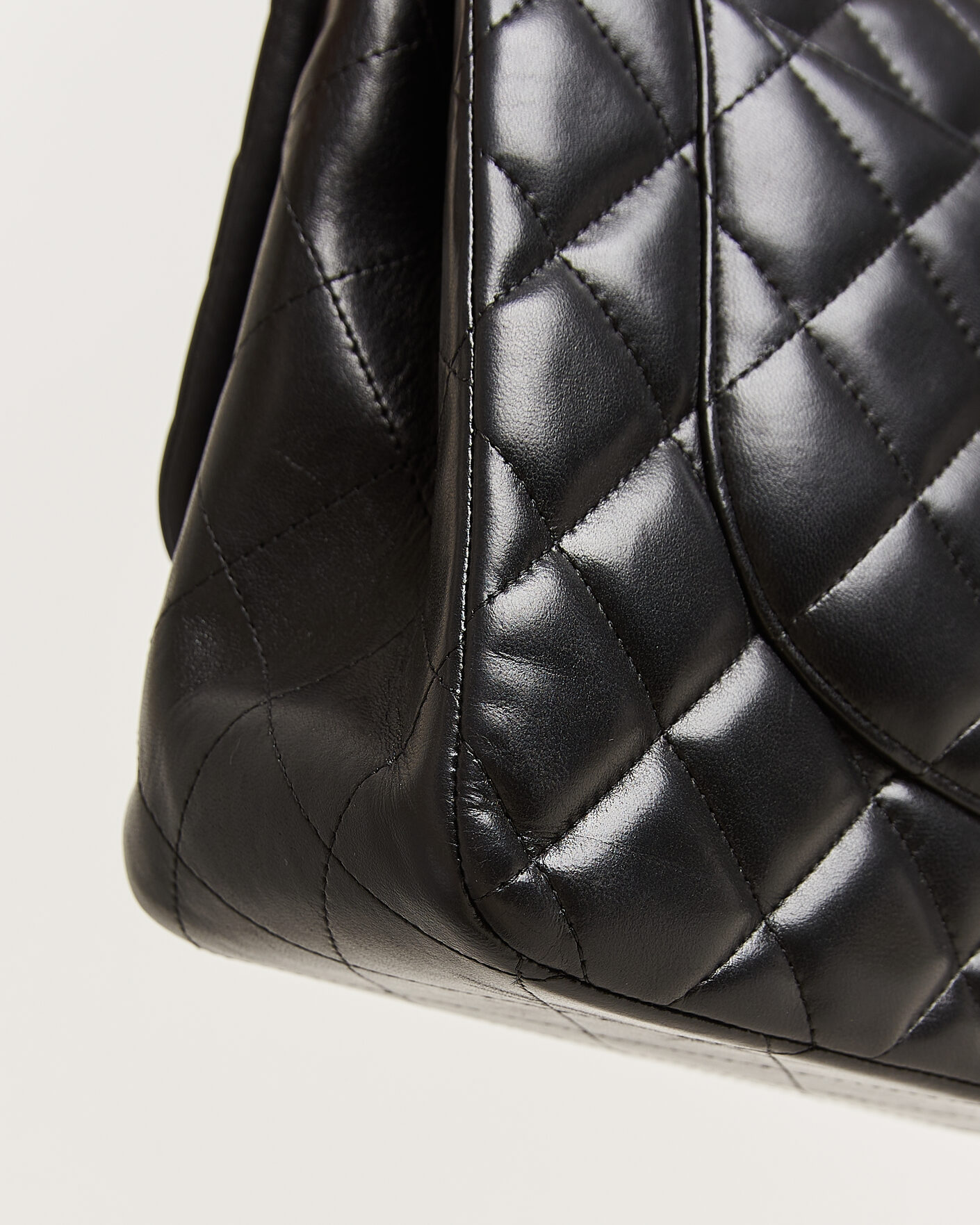 Men | Pre-Owned & Vintage Bags | Chanel Pre-Owned | Classic Jumbo Double Flap Bag Lambskin Black