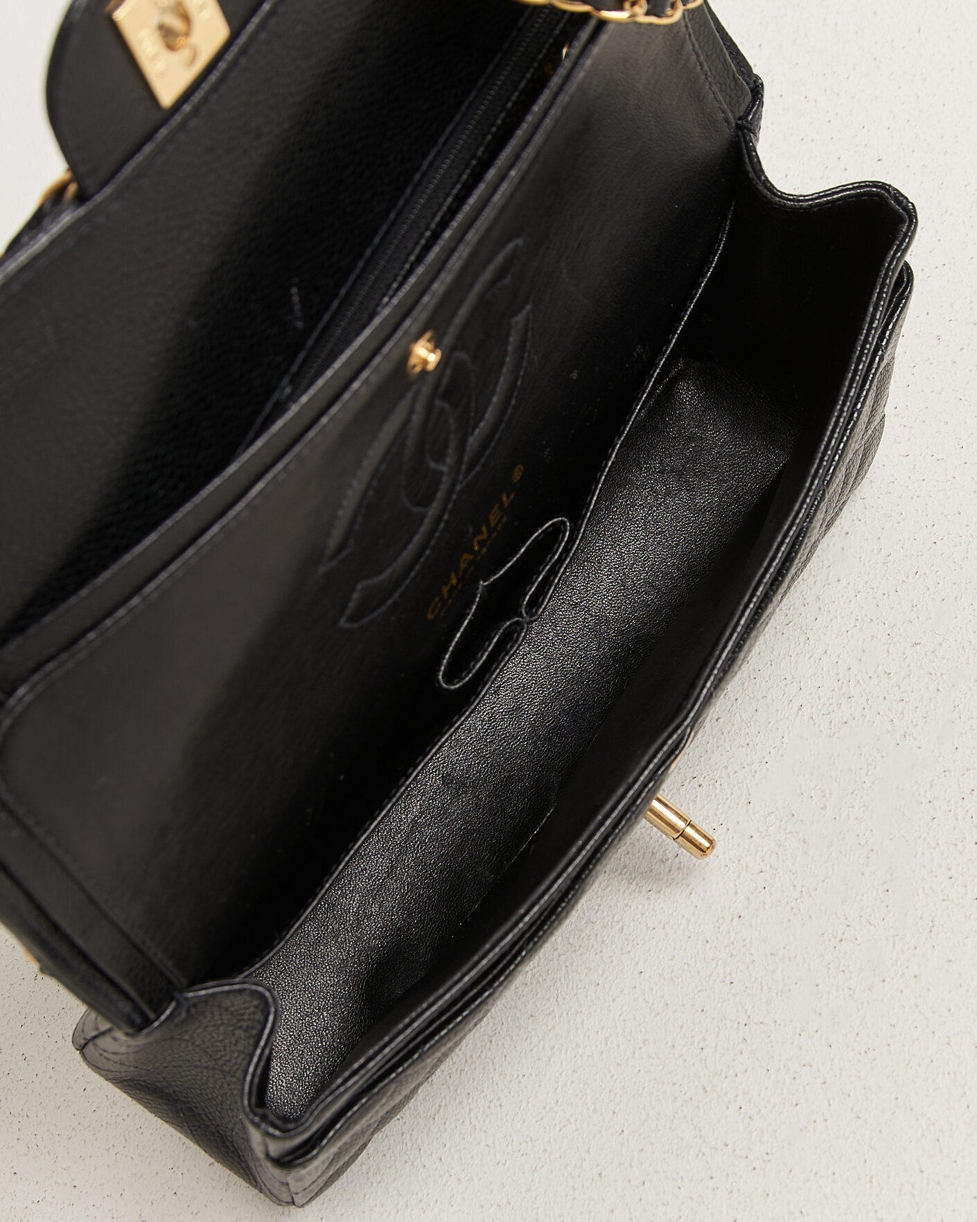 Men | Pre-Owned & Vintage Bags | Chanel Pre-Owned | Classic Medium Double Flap Bag Caviar Black