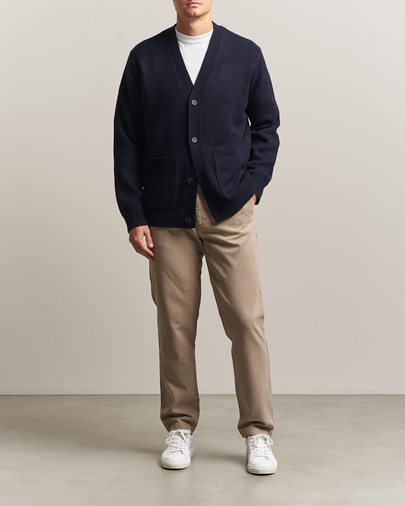 Men | Sweaters & Knitwear | A Day's March | Jarrow Lambswool Cardigan Navy