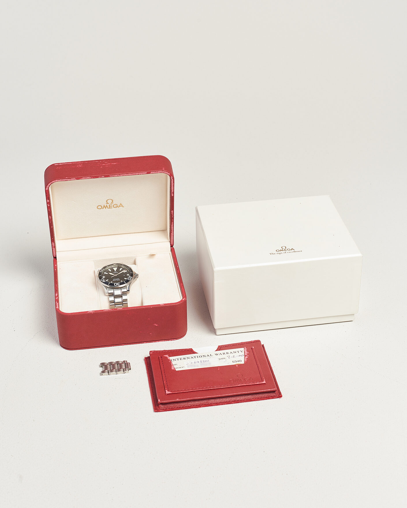 Men | Pre-Owned & Vintage Watches | Omega Pre-Owned | Seamaster 300M Peter Blake 