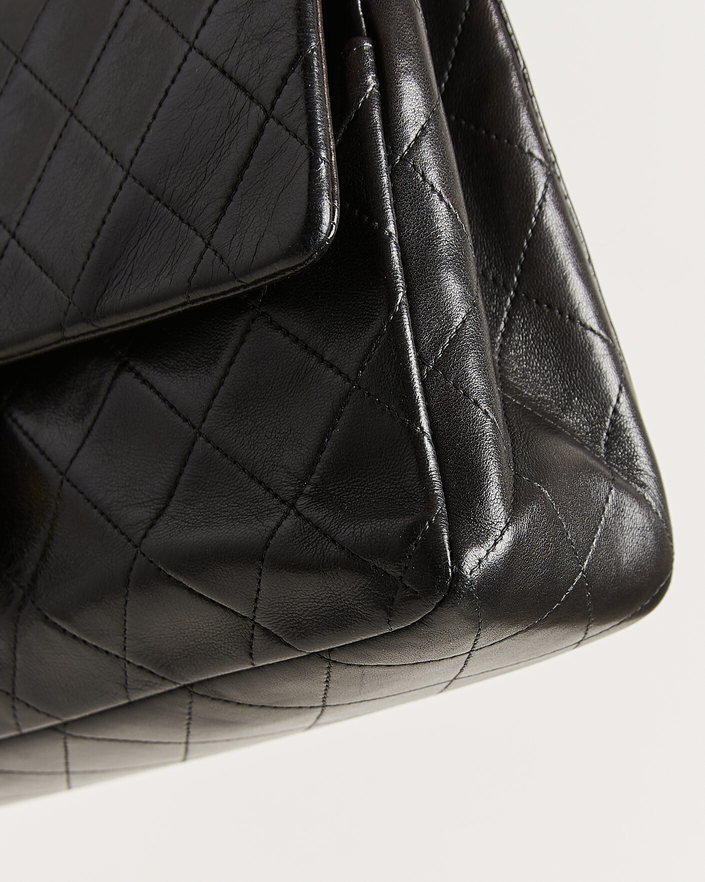 Men | Pre-Owned & Vintage Bags | Chanel Pre-Owned | Classic Medium Double Flap Bag Lambskin Black