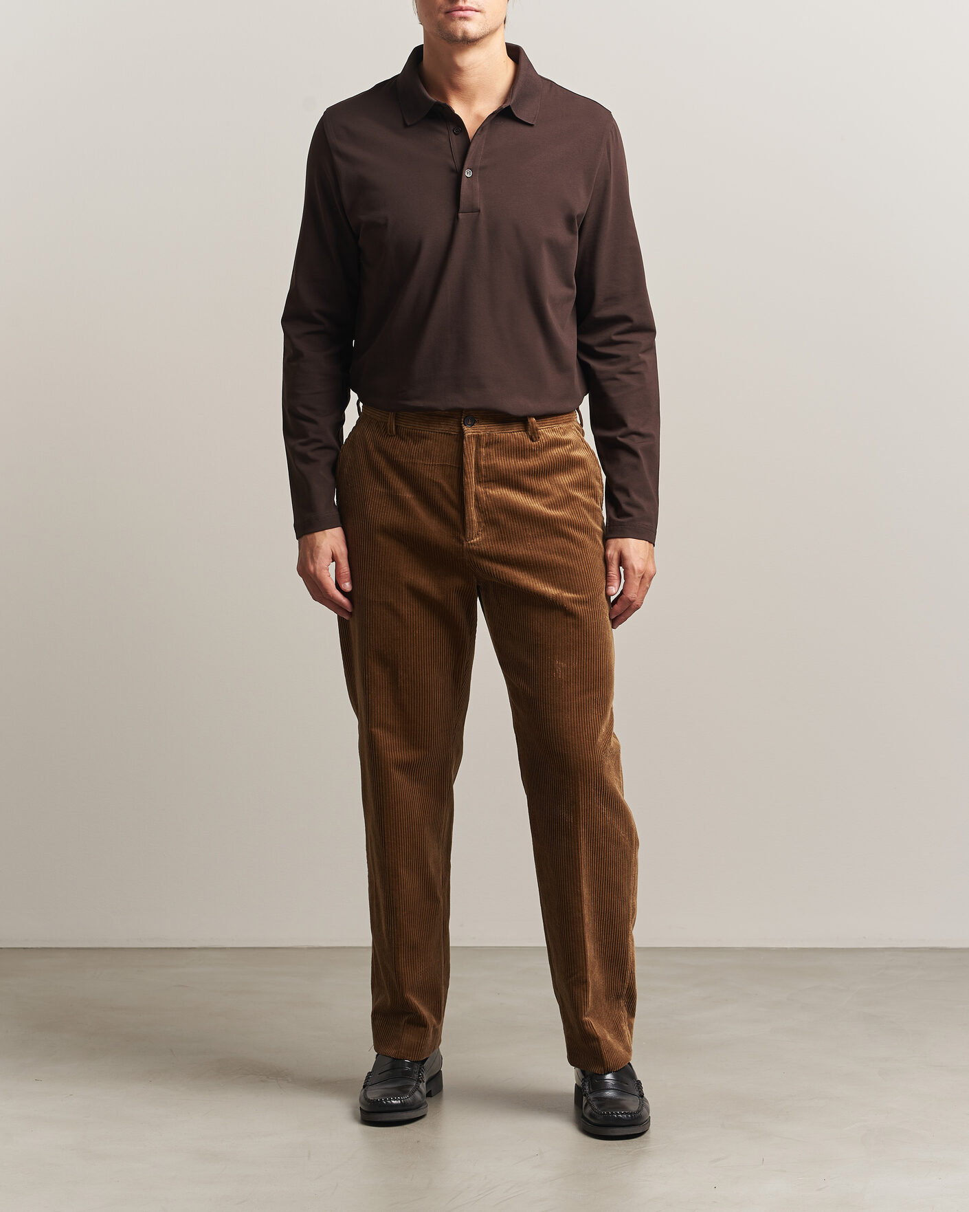 Men | Trousers | Filippa K | Julian Corduroy Chino Trousers Tobacco