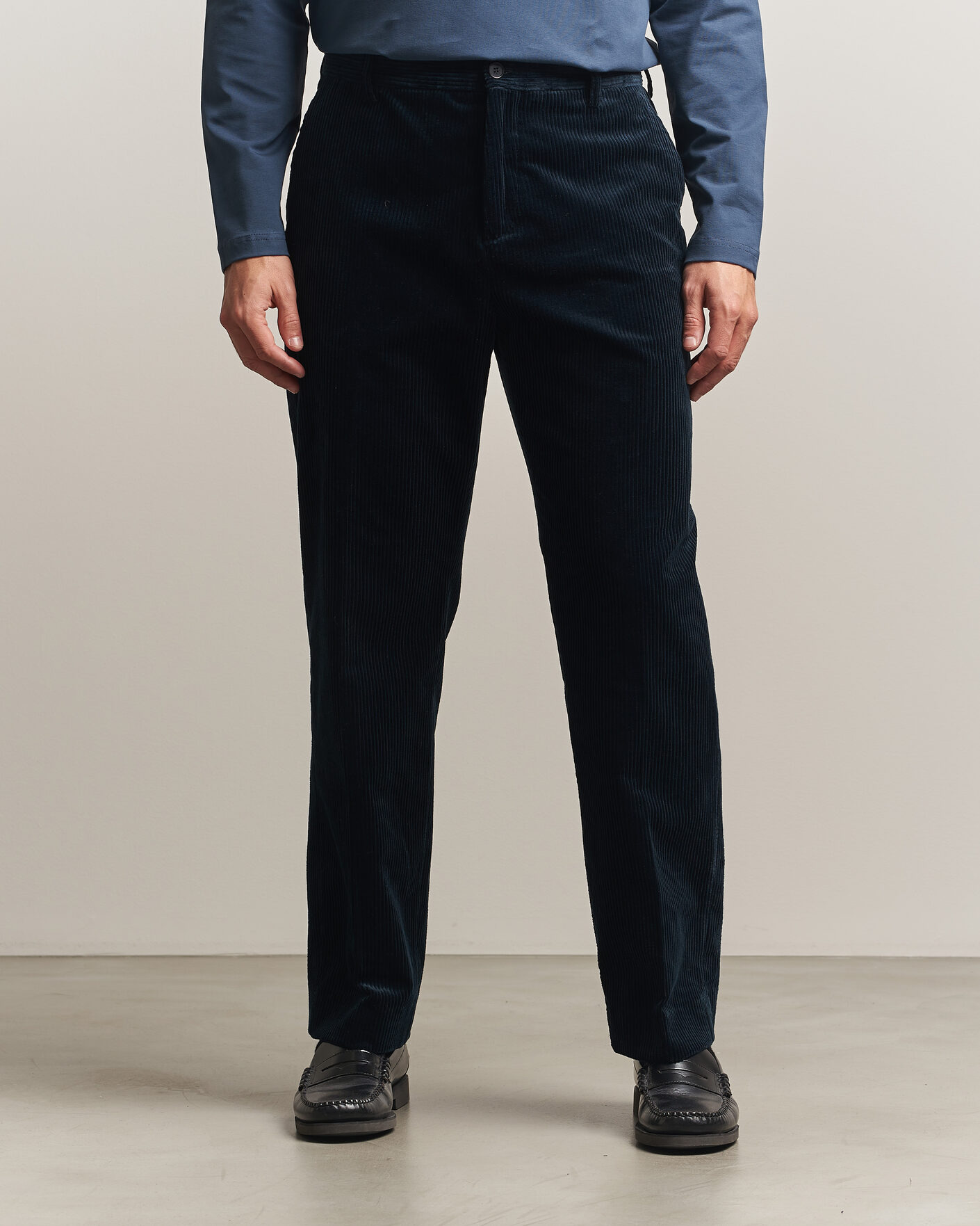 Men | Trousers | Filippa K | Julian Corduroy Chino Trousers Dark Navy