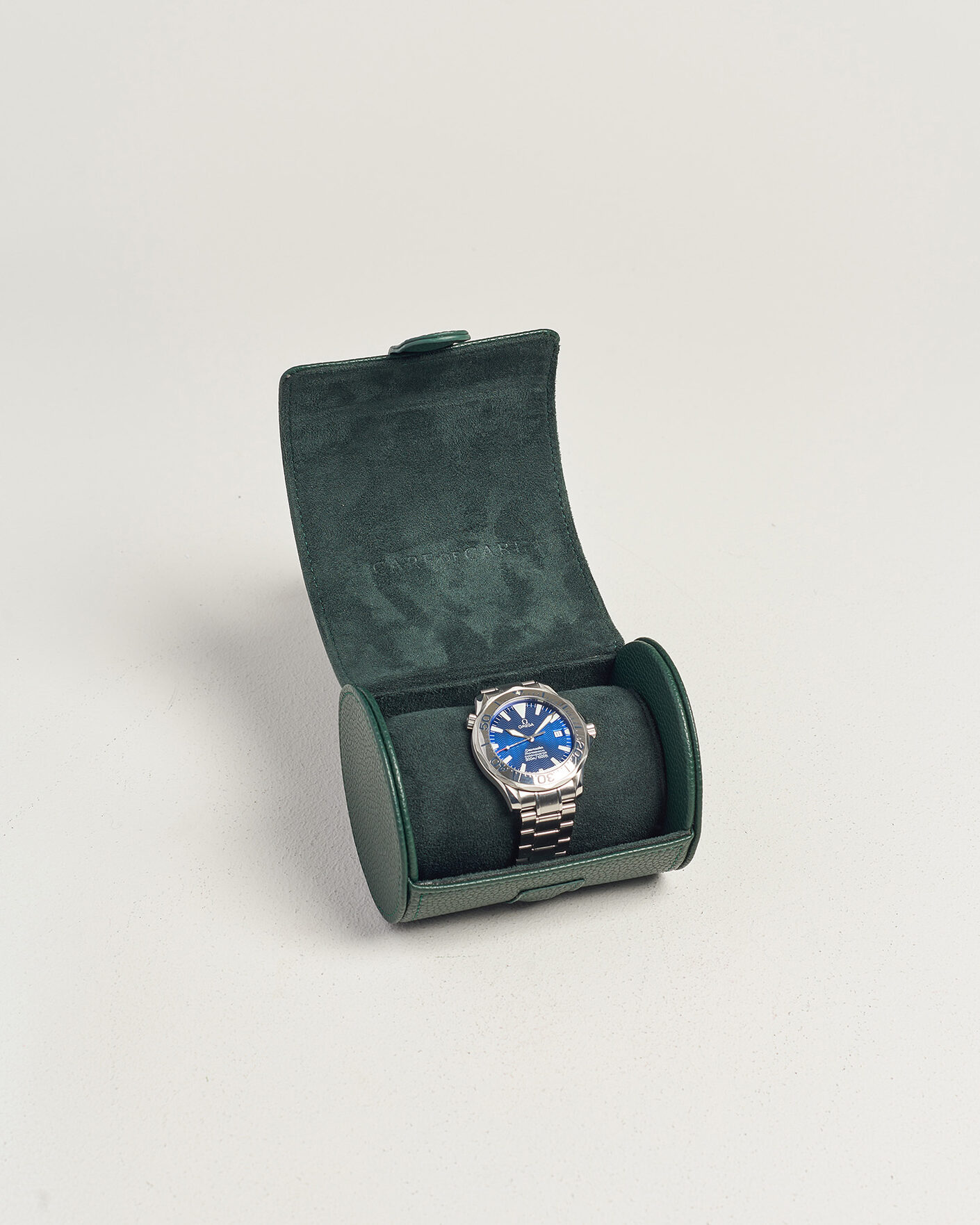 Men | Pre-Owned & Vintage Watches | Omega Pre-Owned | Seamaster 300M Electric Blue