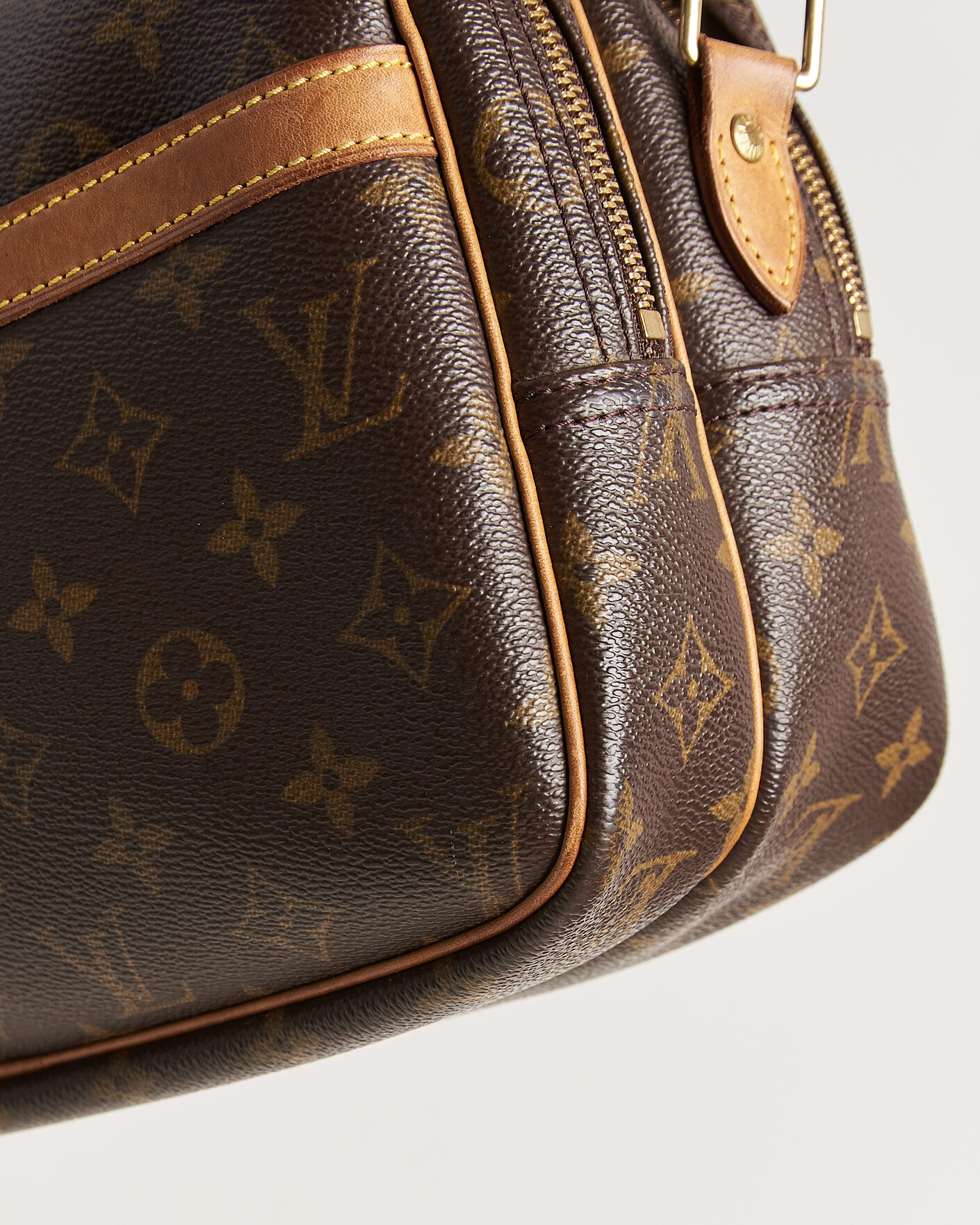 Louis Vuitton Pre-Owned Reporter Bag PM Monogram at CareOfCarl.com