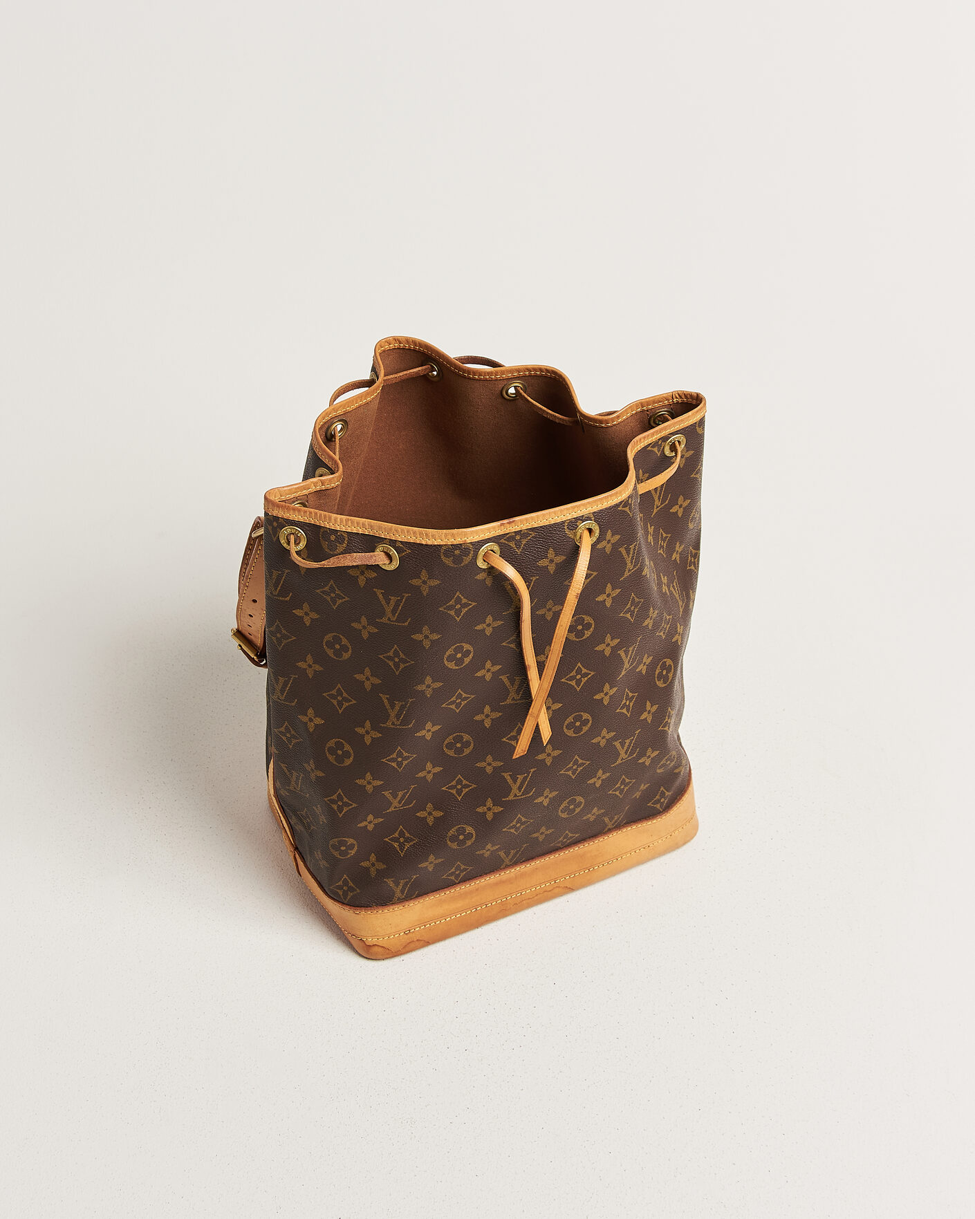 Men | Pre-Owned & Vintage Bags | Louis Vuitton Pre-Owned | Noé Monogram