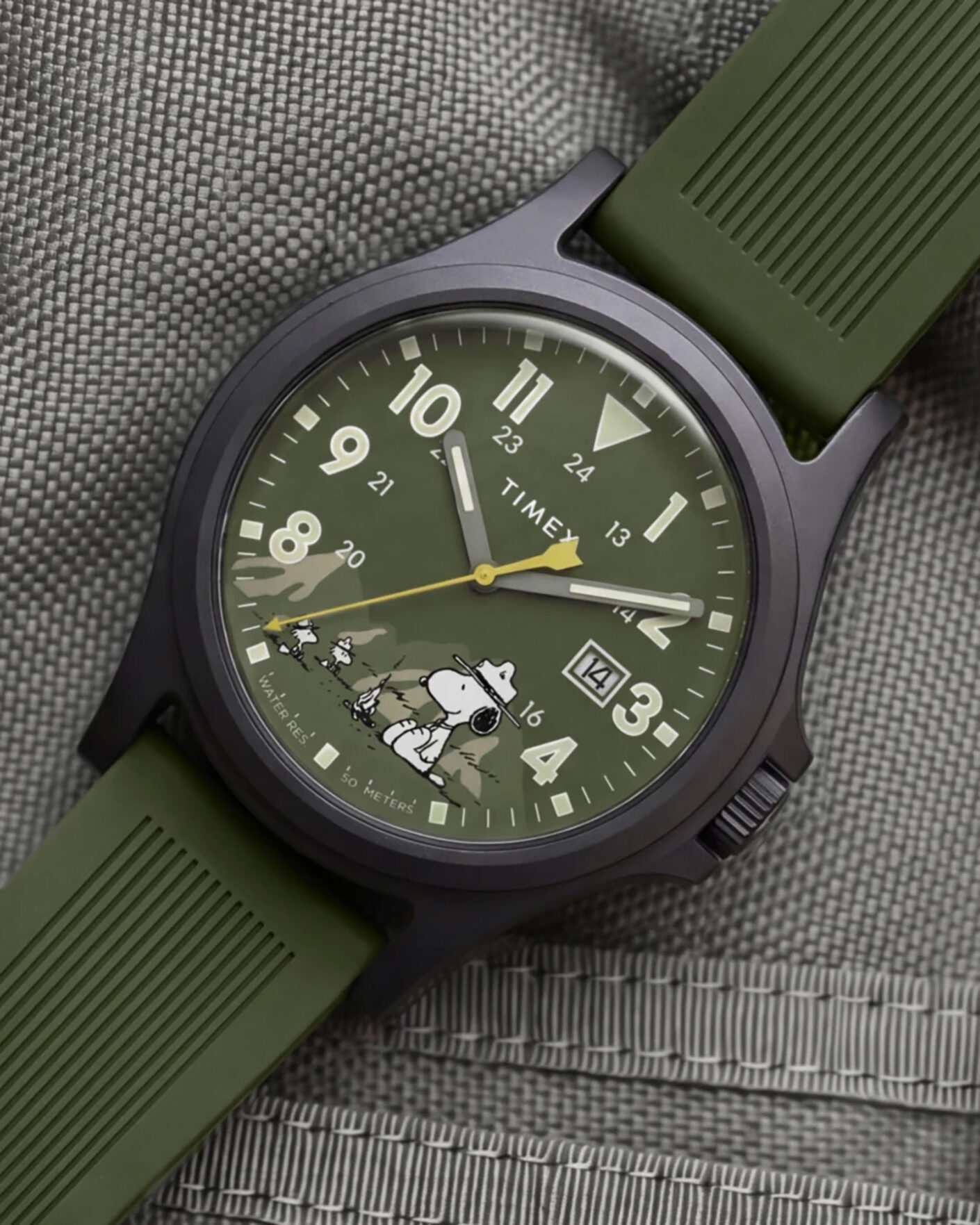 Men | Timex Peanuts x Timex Expedition Acadia 40mm Green Dial | Timex | Peanuts x Expedition Acadia 40mm Green Dial