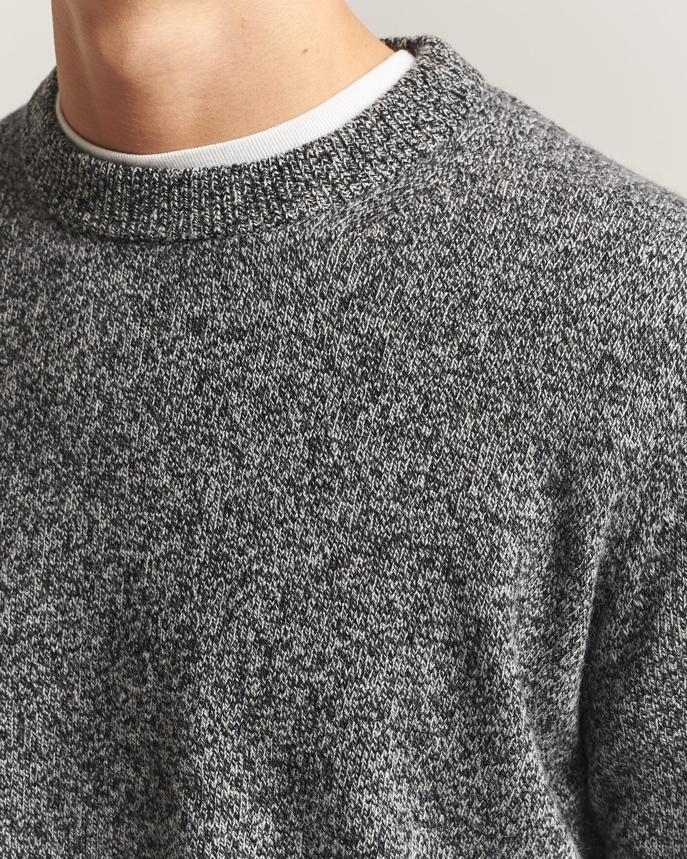 Men | Sweaters & Knitwear | Samsøe Samsøe | Isak Knitted Crew Neck Black White Melange