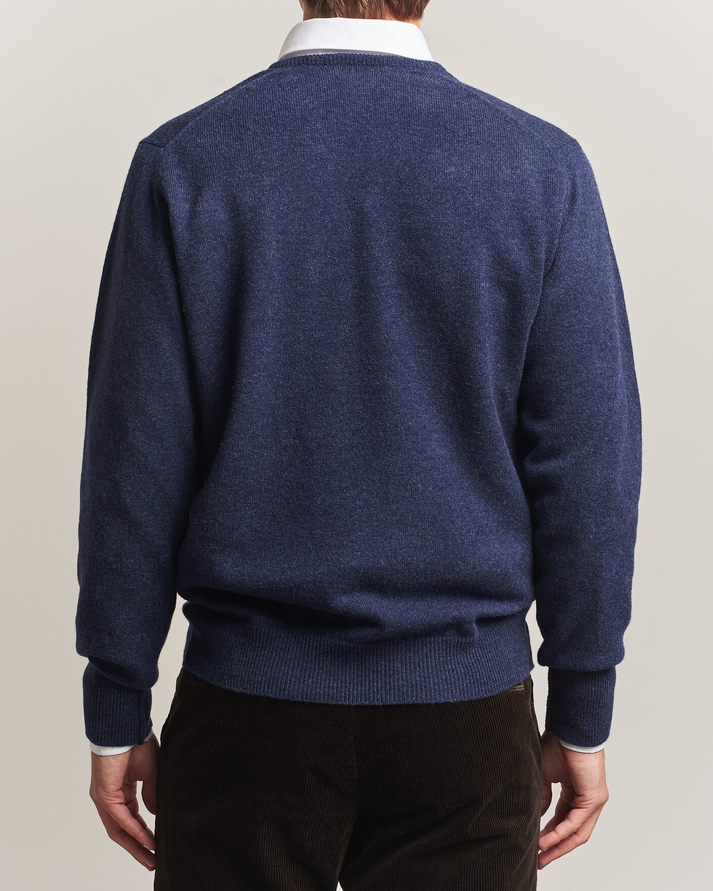 Men | Sweaters & Knitwear | William Lockie | Rob Lambswool V-Neck Astra