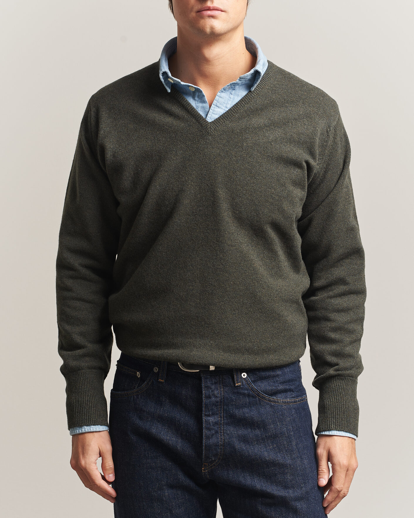 Men | Sweaters & Knitwear | William Lockie | Rob Lambswool V-Neck Seaweed