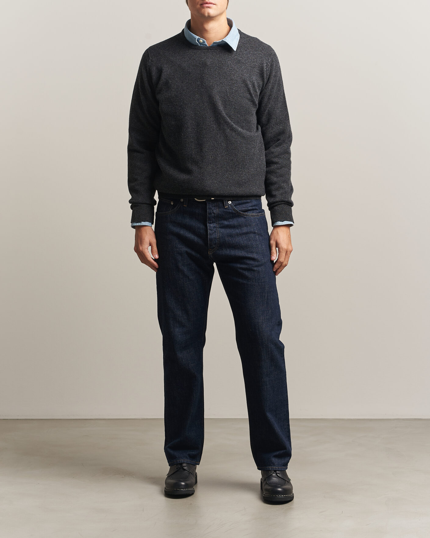 Men | Sweaters & Knitwear | William Lockie | Rob Lambswool Crewneck Charcoal
