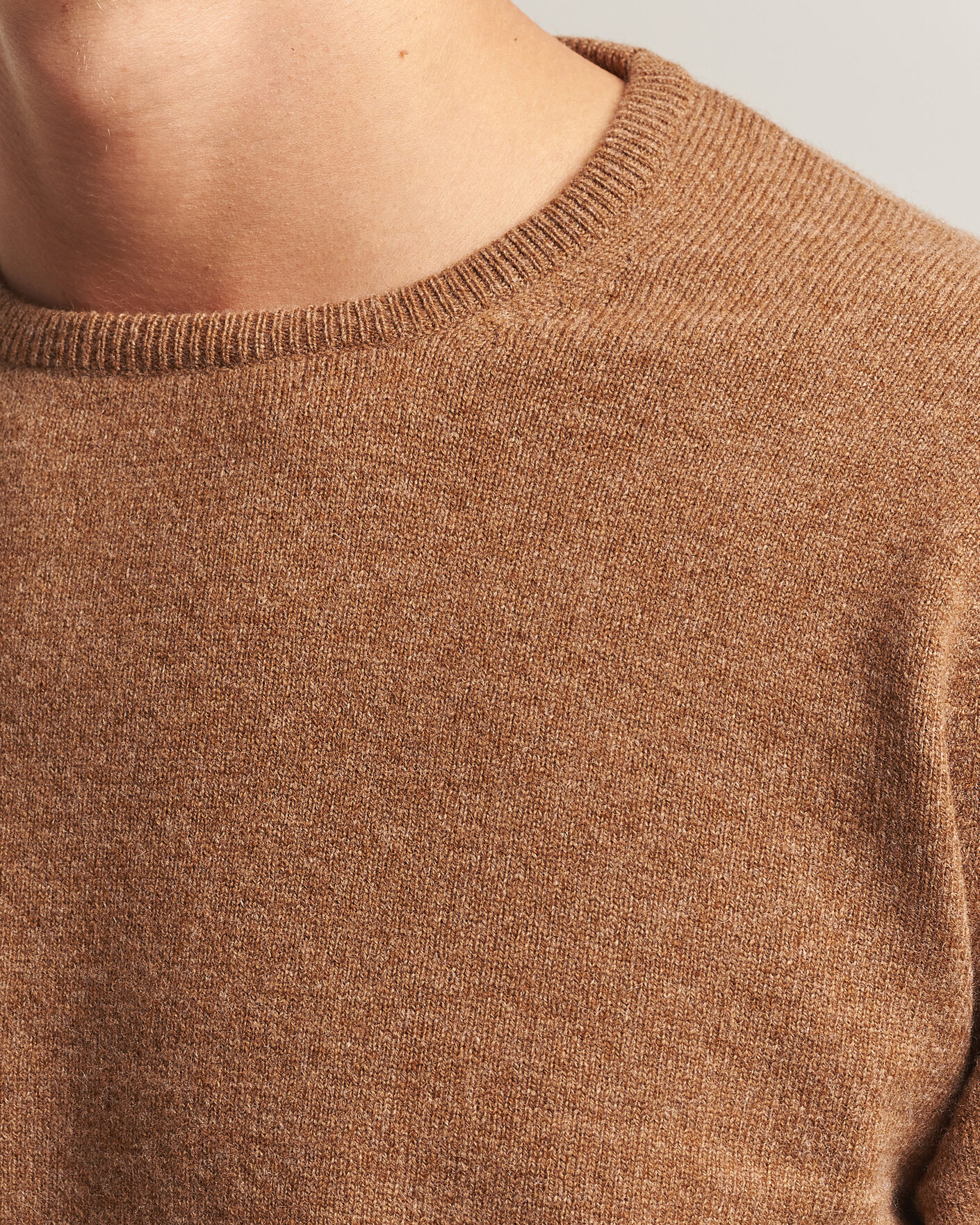 Men | Sweaters & Knitwear | William Lockie | Rob Lambswool Crewneck Driftwood
