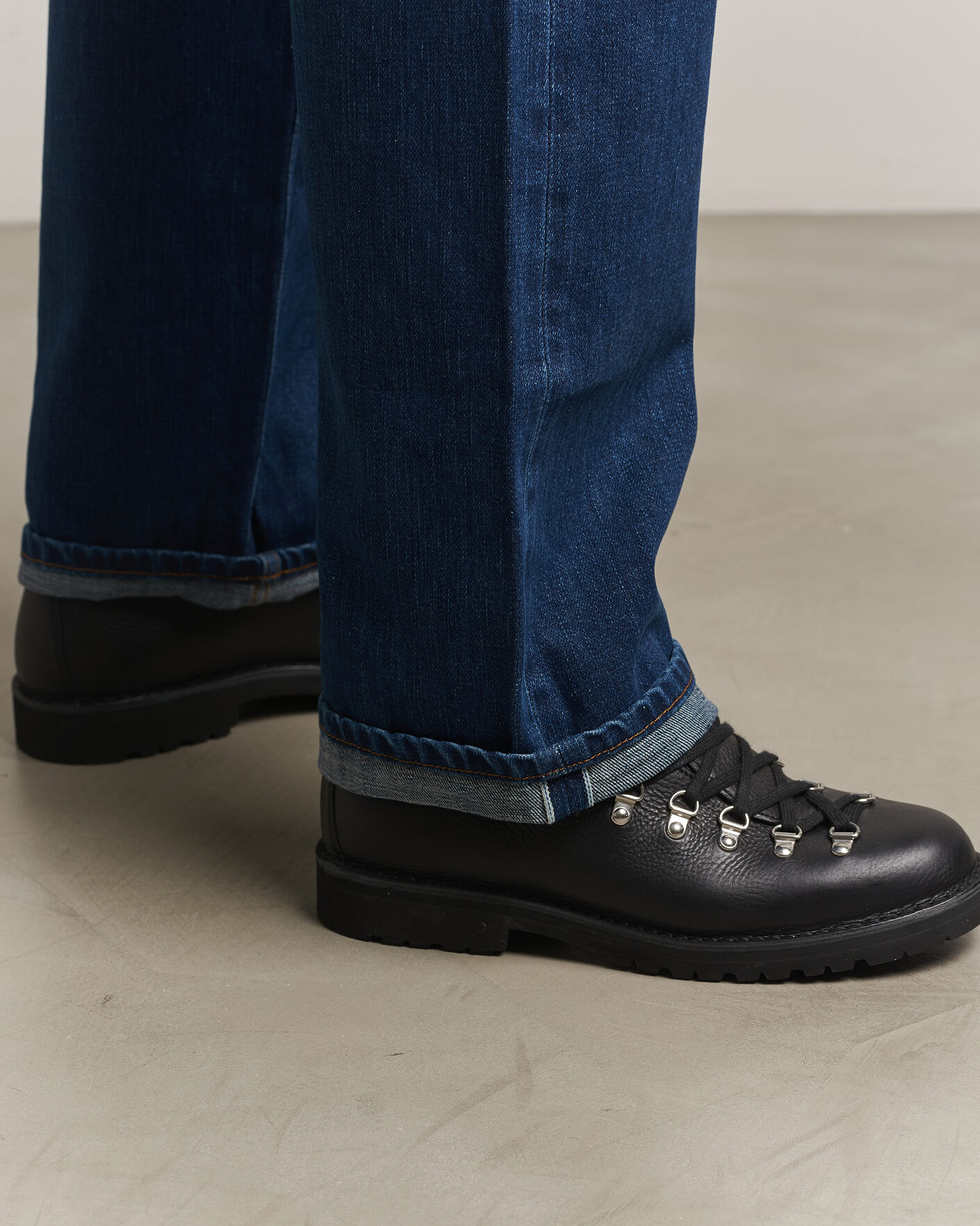Men | Trousers | NN07 | Otis Relaxed Fit Selvedge Jeans Medium Indigo