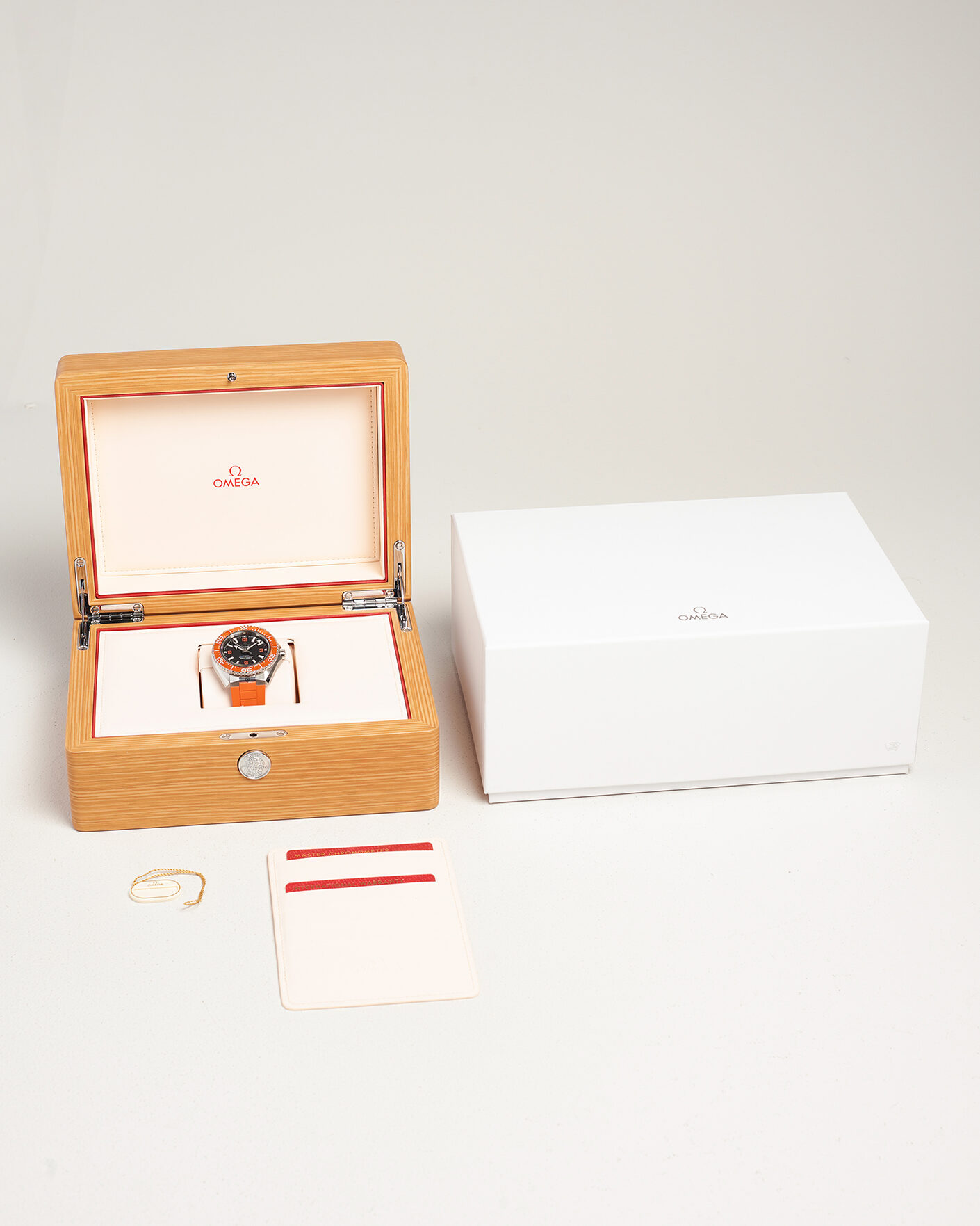 Men | Pre-Owned & Vintage Watches | Omega Pre-Owned | Seamaster Planet Ocean 
