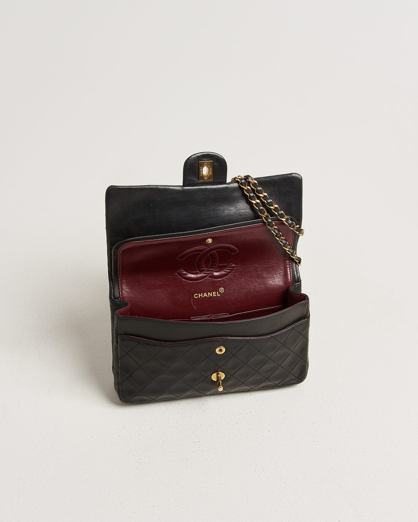 Men | Pre-Owned & Vintage Bags | Louis Vuitton Pre-Owned | Chanel Pre-Owned Classic Medium Double Flap Bag Lambskin Black