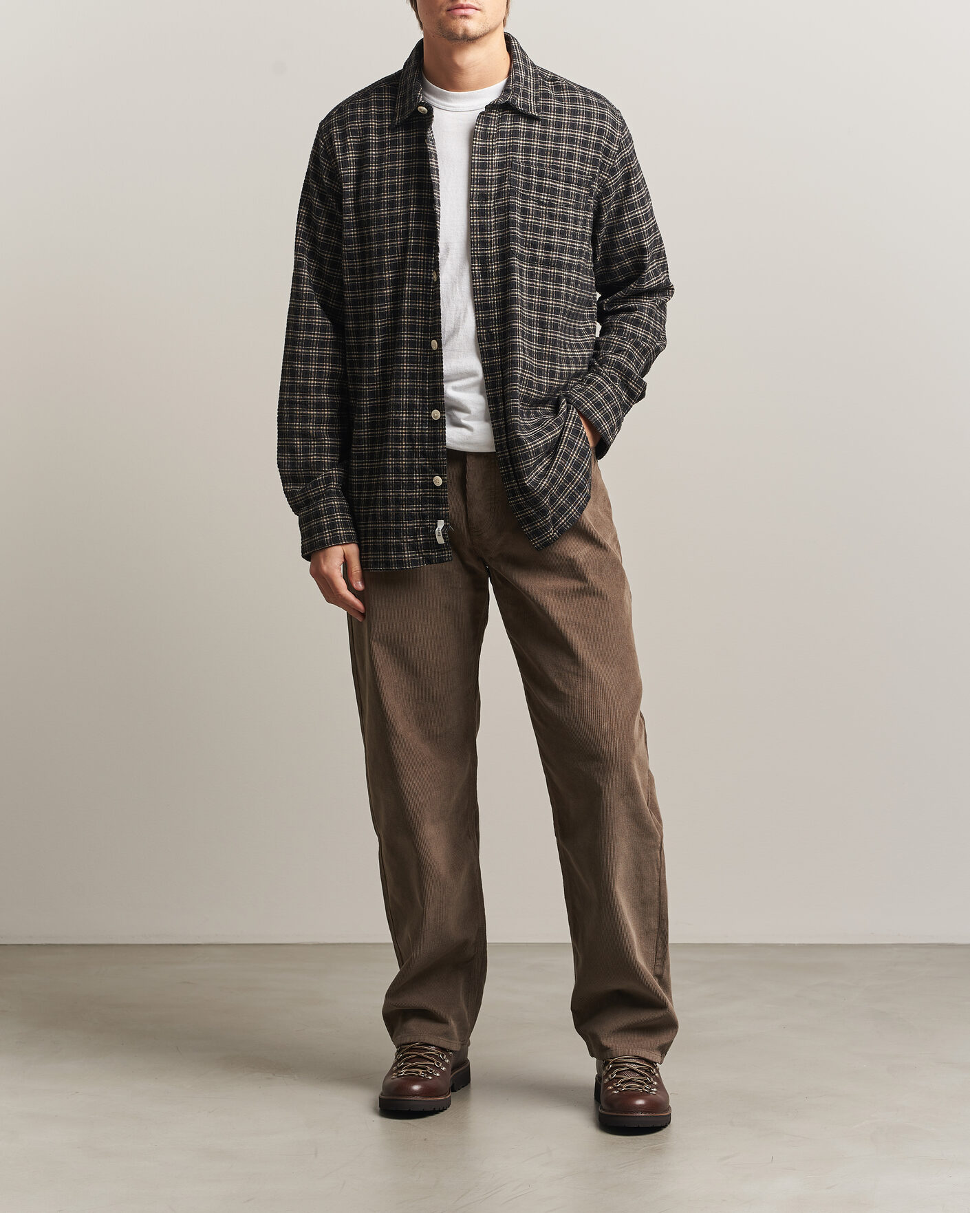 Men | Trousers | Forét | Moor Relaxed Fit Corduroy Pants Faded Wood