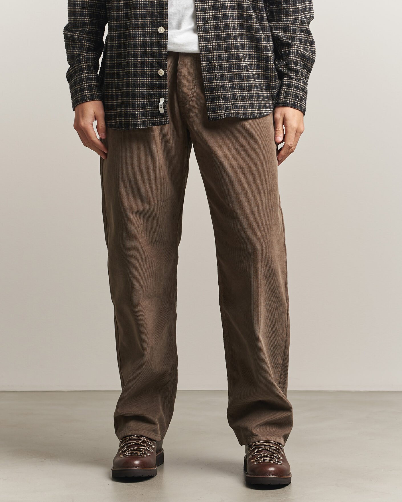 Men | Trousers | Forét | Moor Relaxed Fit Corduroy Pants Faded Wood