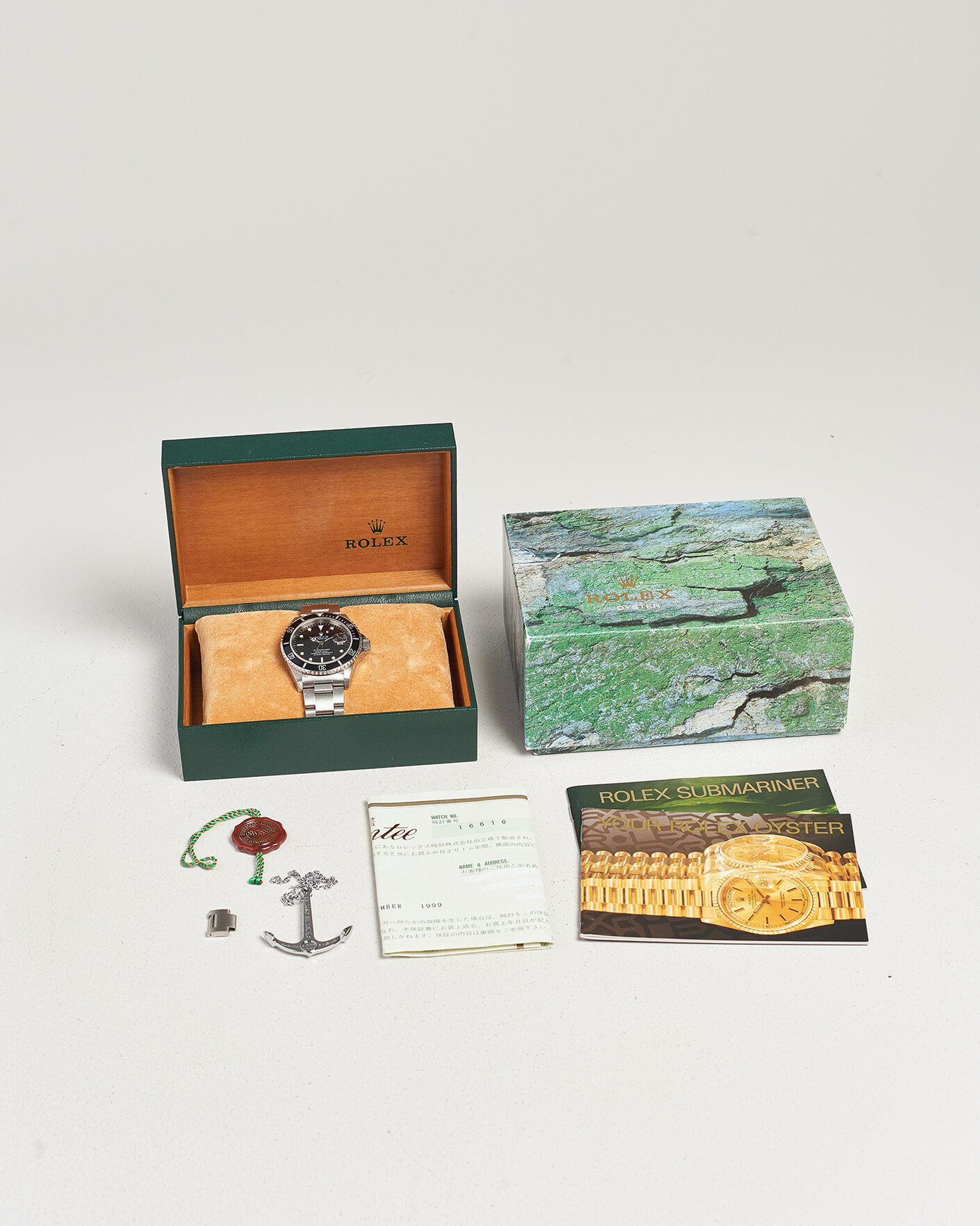 Men | Pre-Owned & Vintage Watches | Rolex Pre-Owned | Submariner Date