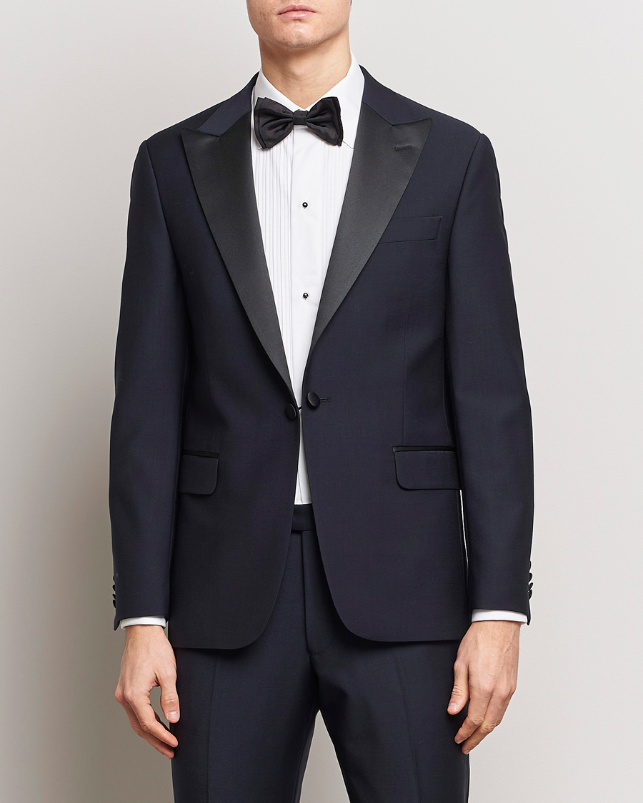 Men | Celebrate the New Year in style | Oscar Jacobson | Frampton Wool Tuxedo Suit Navy