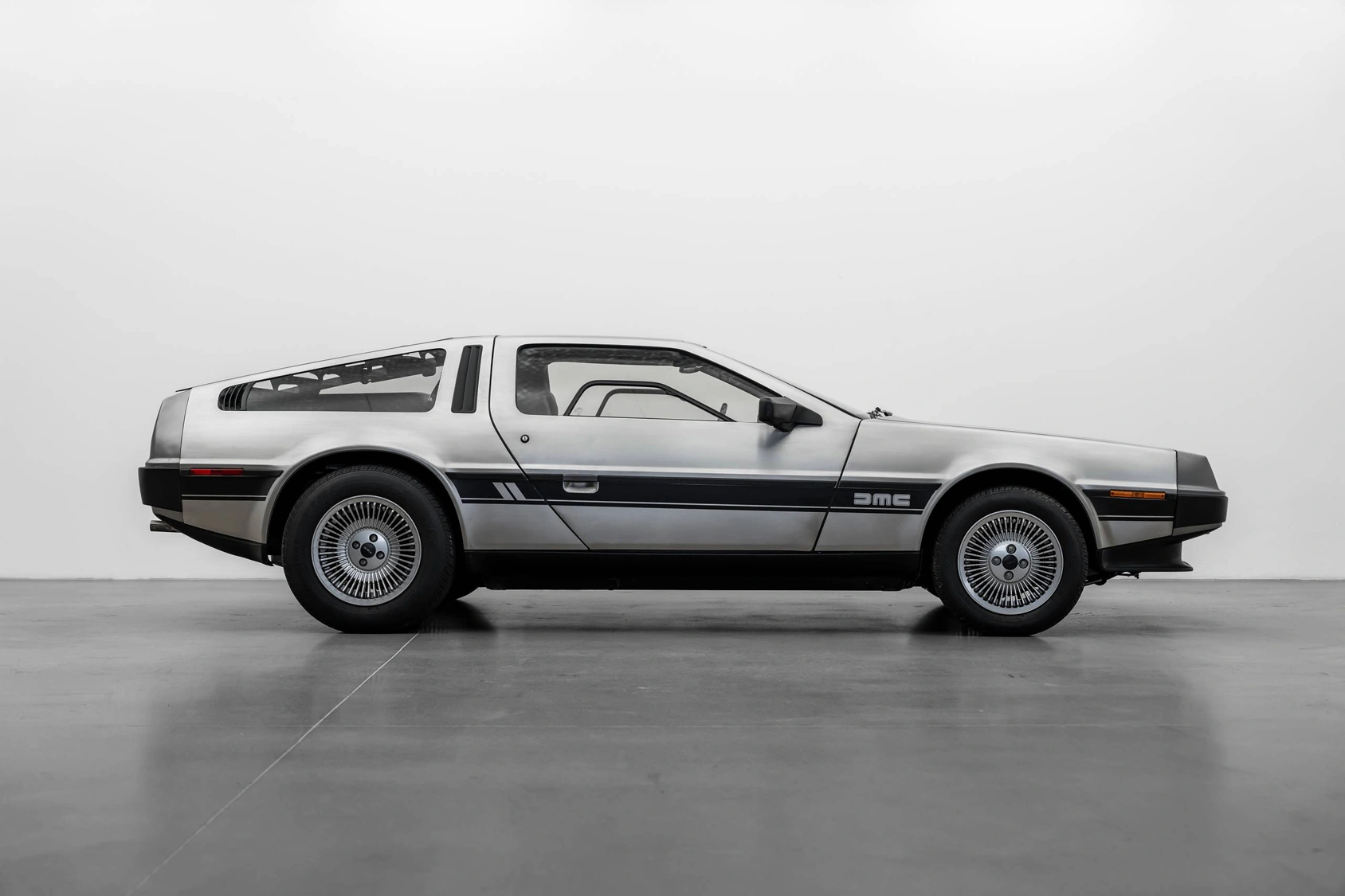 Men | | Pre-Owned & Vintage Cars | DeLorean DMC-12 ***SOLD***