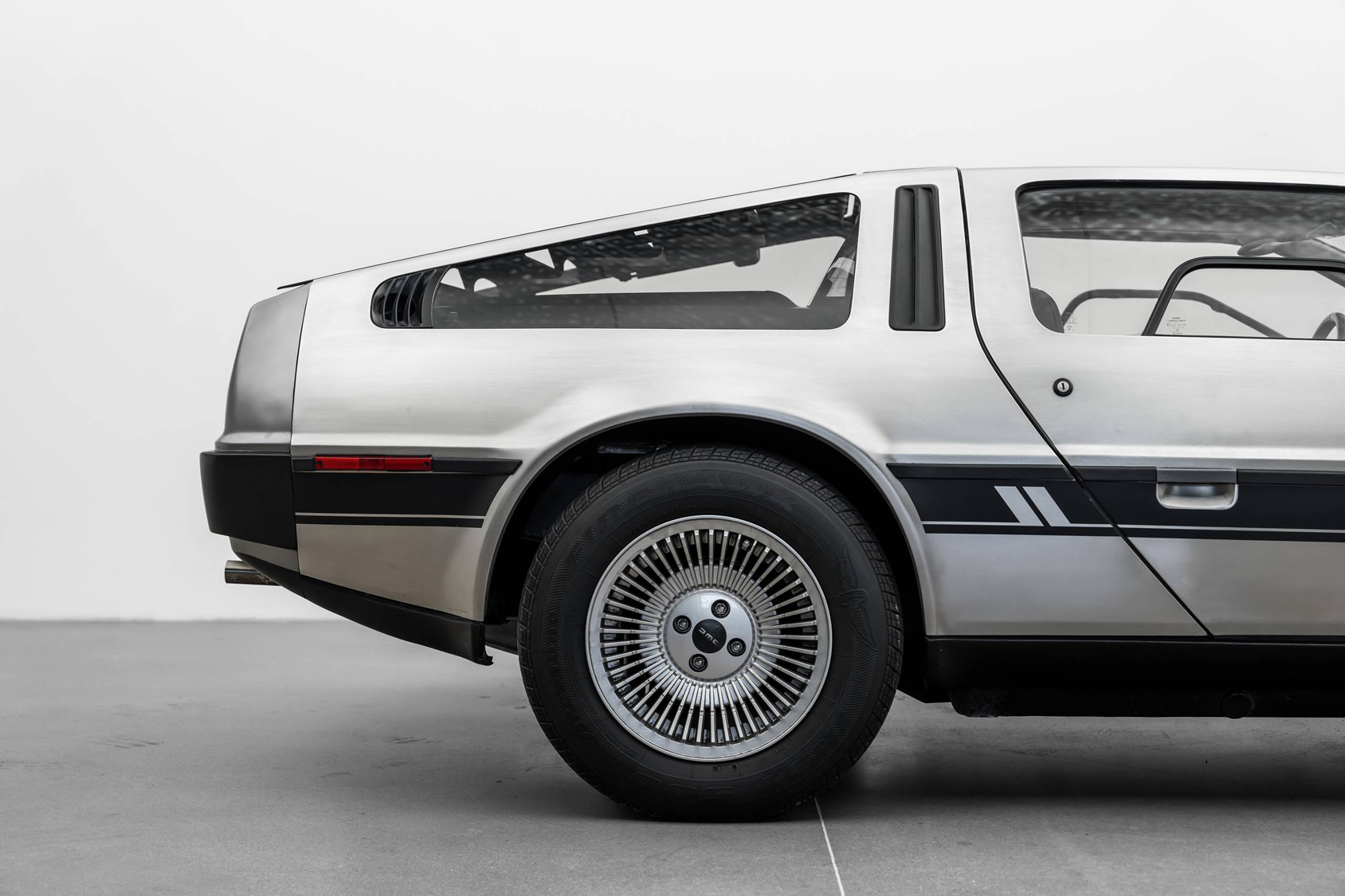 Men | | Pre-Owned & Vintage Cars | DeLorean DMC-12 ***SOLD***