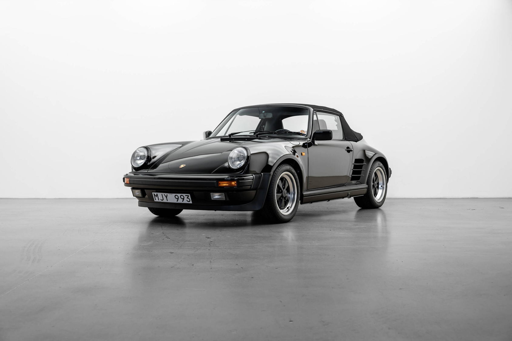 Men |  | Pre-Owned & Vintage Cars | Porsche 911 Carrera WTL Cab